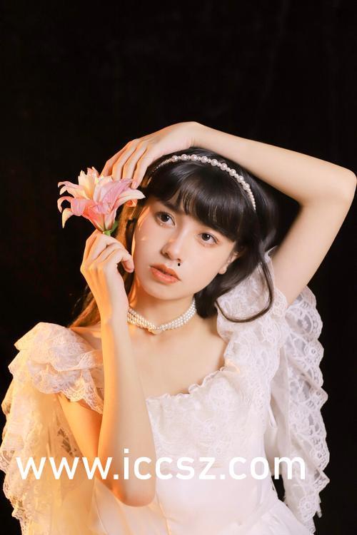 hannahowo免费吃瓜,揭秘hannahowo免费吃瓜背后的秘密