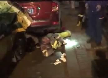 大爷吃瓜现场视频,笑料百出，网友直呼“太欢乐”