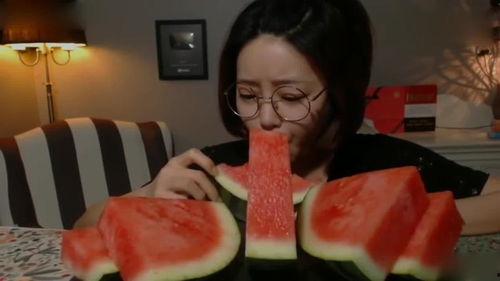 大嘴吃瓜女,揭秘娱乐圈的甜蜜与苦涩