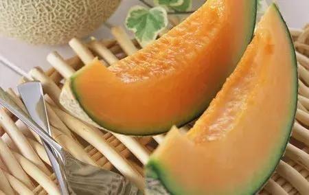 哈密瓜生瓜怎么吃,解锁生瓜美味新境界
