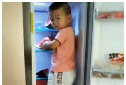 偷瓜吃的娃,童真与智慧的碰撞