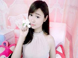 小依娜吃瓜,小依娜的瓜田奇遇记