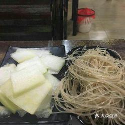 凤台吃瓜视频,揭秘当地特色美食背后的故事