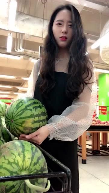 毛小姐吃瓜,毛小姐的瓜田奇遇记