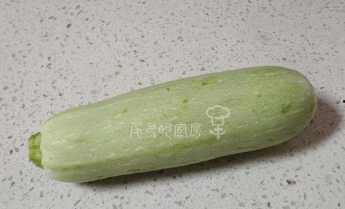 吃瓜把肚子吃爆了视频,肚子险爆！惊险一幕引网友热议