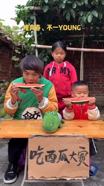 交警吃瓜搞笑视频大全,笑料百出，欢乐无限