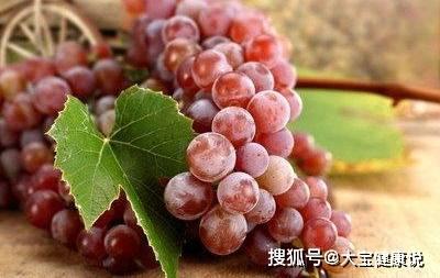 梦见吃瓜吃葡萄,瓜果飘香，品味梦境中的甜蜜滋味