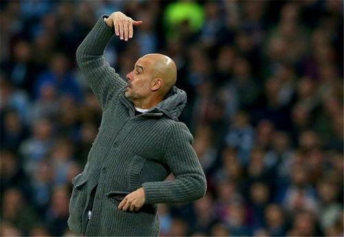 瓜迪奥拉吃雪茄登场,演绎足球场上的奢华风采