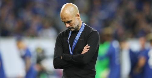 瓜迪奥拉吃雪茄登场,演绎足球场上的奢华风采